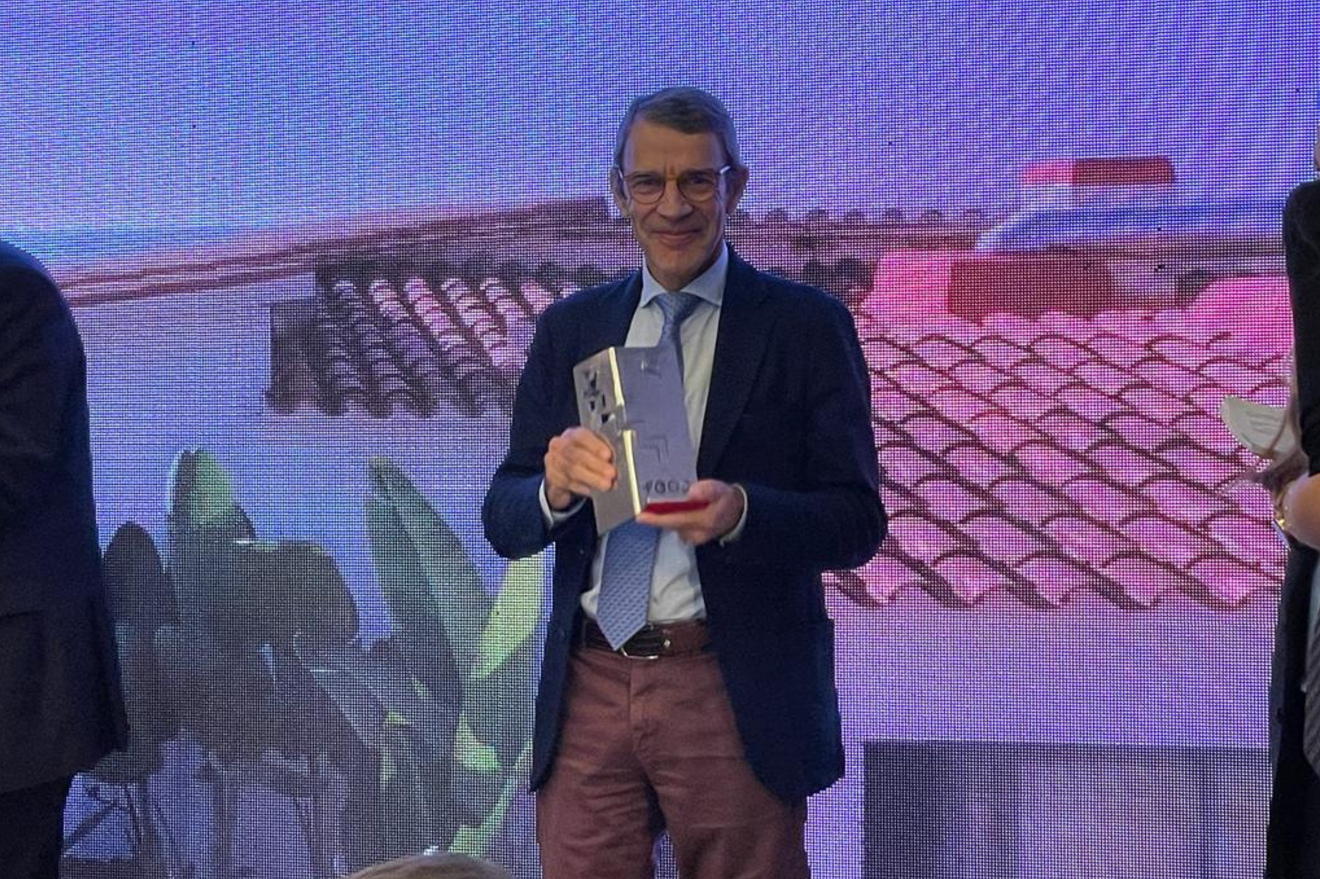 La FEEC nos otorga el premio a Mejor Camping de Playa de España