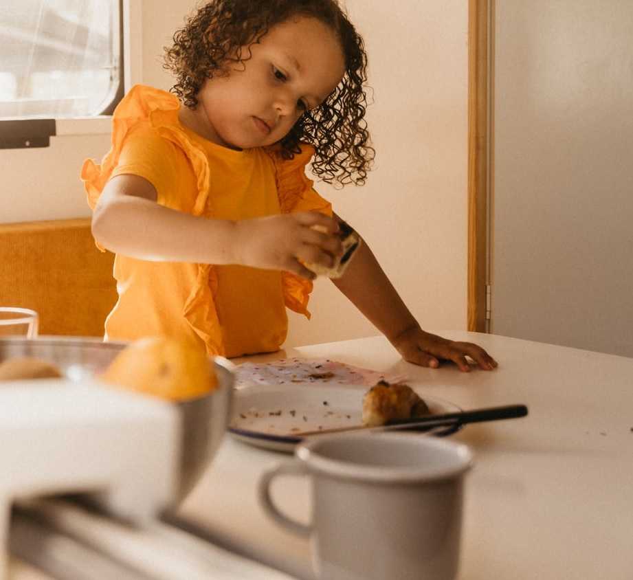 DES TASSES POUR LE PETIT DÉJEUNER